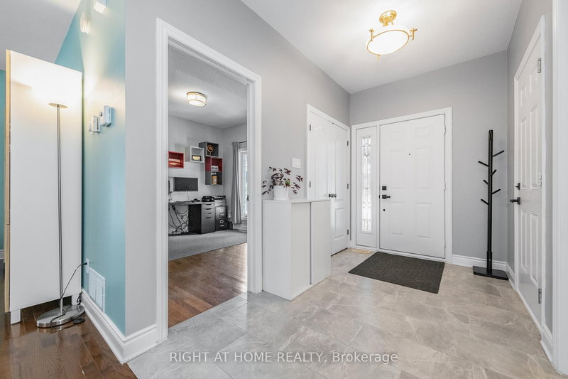 48 Station Tr, Russell, K4R 0A3 | Image 3