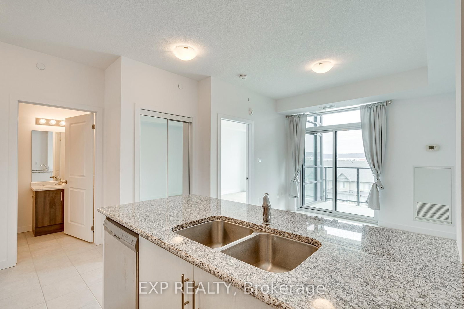 Condo for lease at 413-101 Shoreview Place, Hamilton, Ontario, L8E 6G4 - Lakeshore - MLS: X12795088