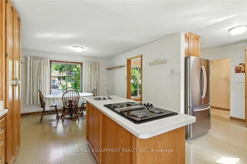 18 Jasper Dr, Hamilton, L8G 2S7 | Image 3