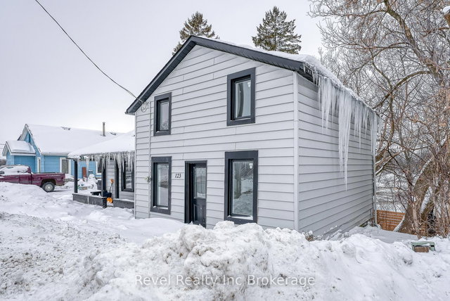 123 Charles Street E