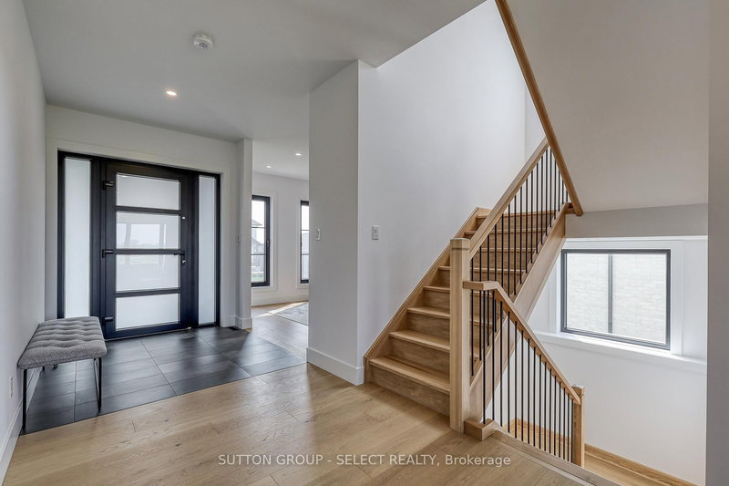 61 CRESTVIEW Dr, Middlesex Centre, N0L 1R0 | Image 3