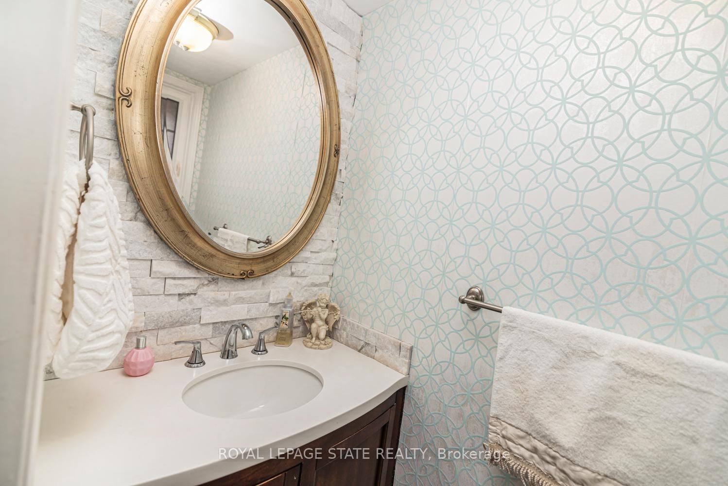 Townhouse for sale at 22-255 Mount Albion Road, Hamilton, Ontario, L8K 6P7 - Red Hill - MLS: X12797004