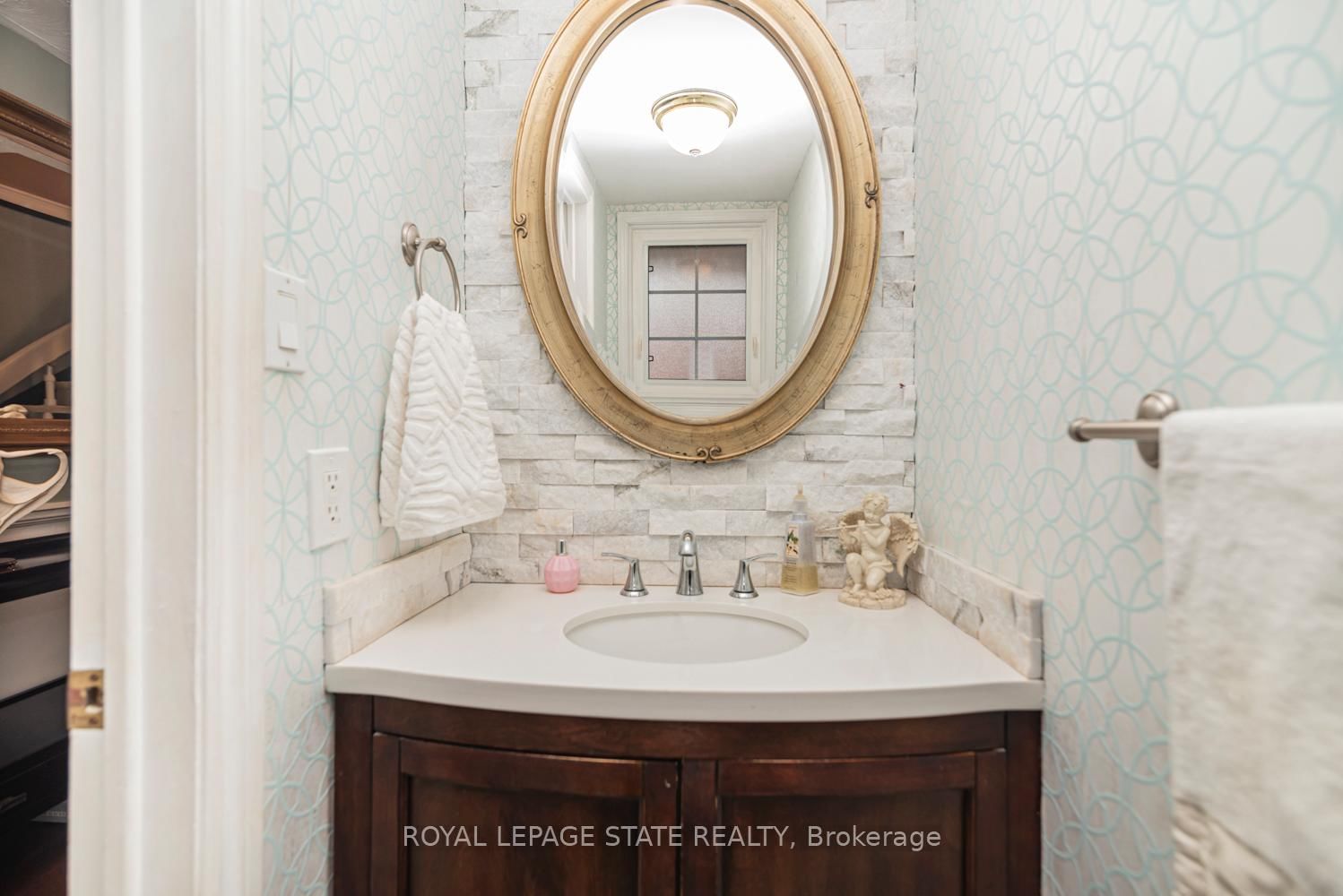 Townhouse for sale at 22-255 Mount Albion Road, Hamilton, Ontario, L8K 6P7 - Red Hill - MLS: X12797004