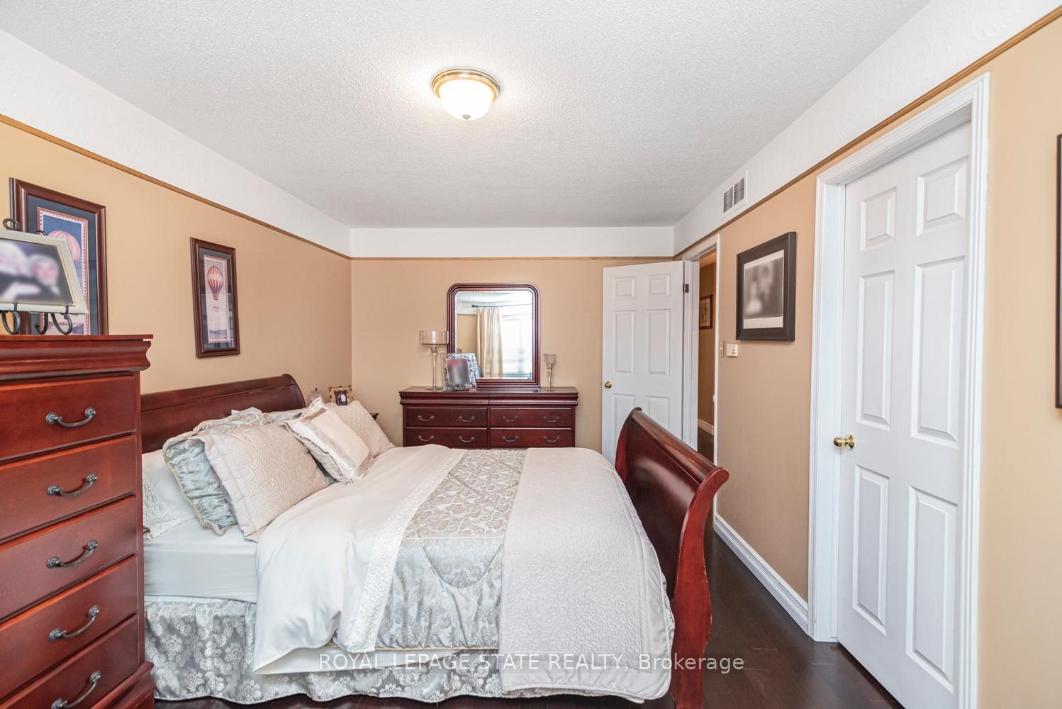 Townhouse for sale at 22-255 Mount Albion Road, Hamilton, Ontario, L8K 6P7 - Red Hill - MLS: X12797004