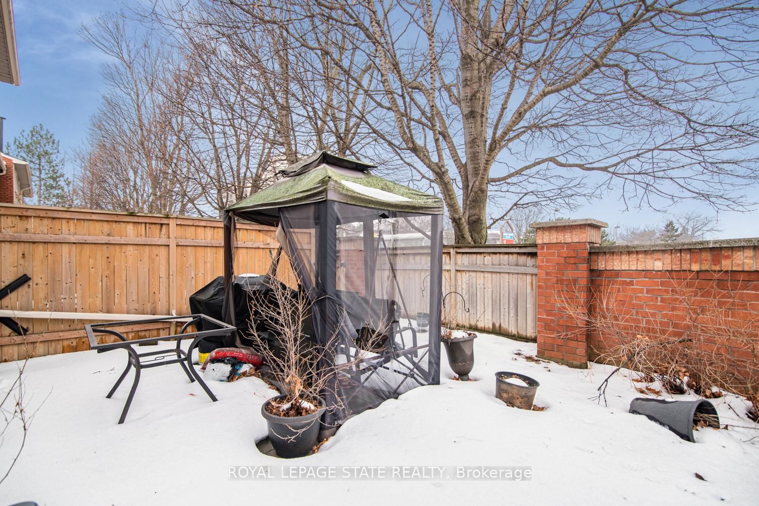 Townhouse for sale at 22-255 Mount Albion Road, Hamilton, Ontario, L8K 6P7 - Red Hill - MLS: X12797004