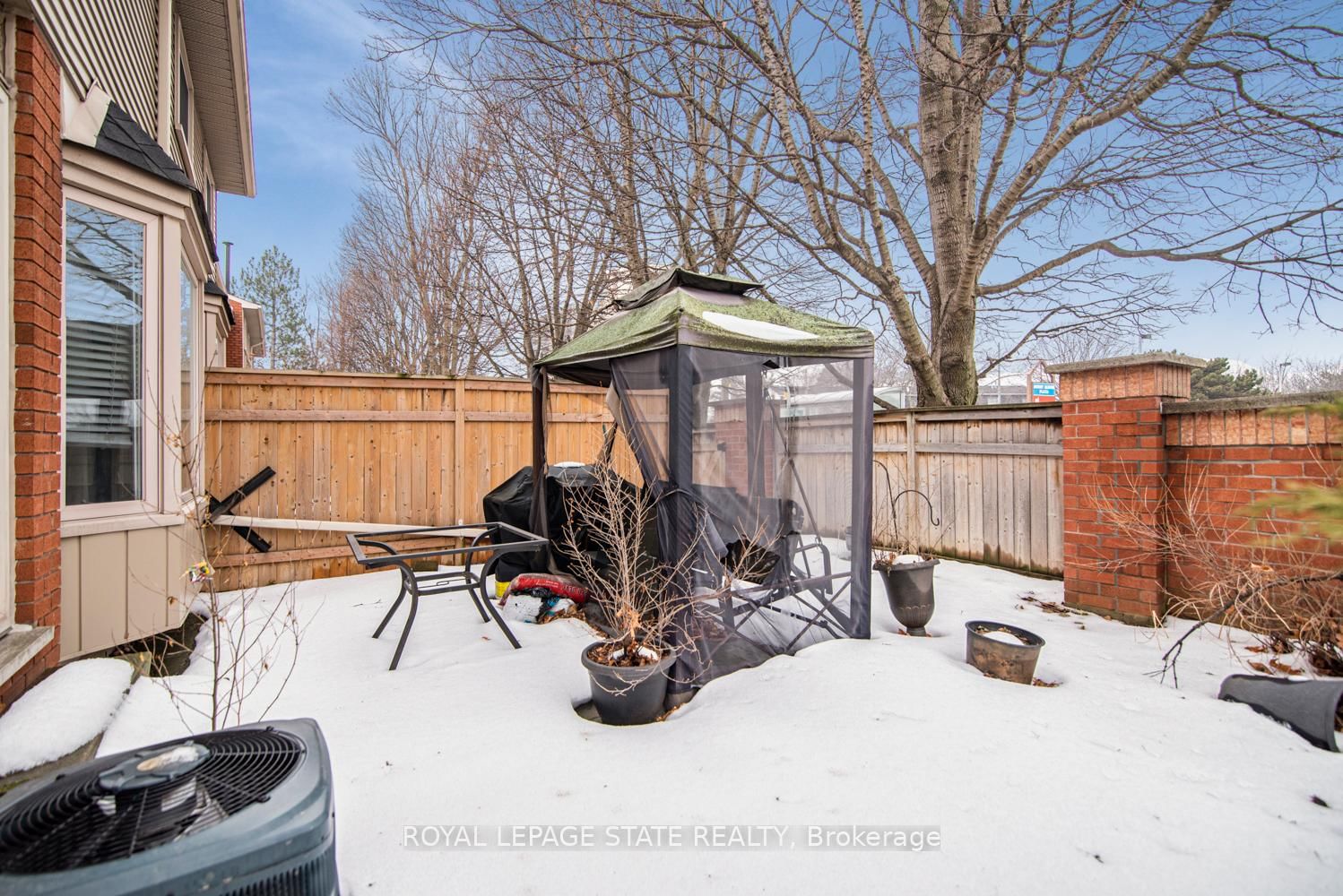 Townhouse for sale at 22-255 Mount Albion Road, Hamilton, Ontario, L8K 6P7 - Red Hill - MLS: X12797004