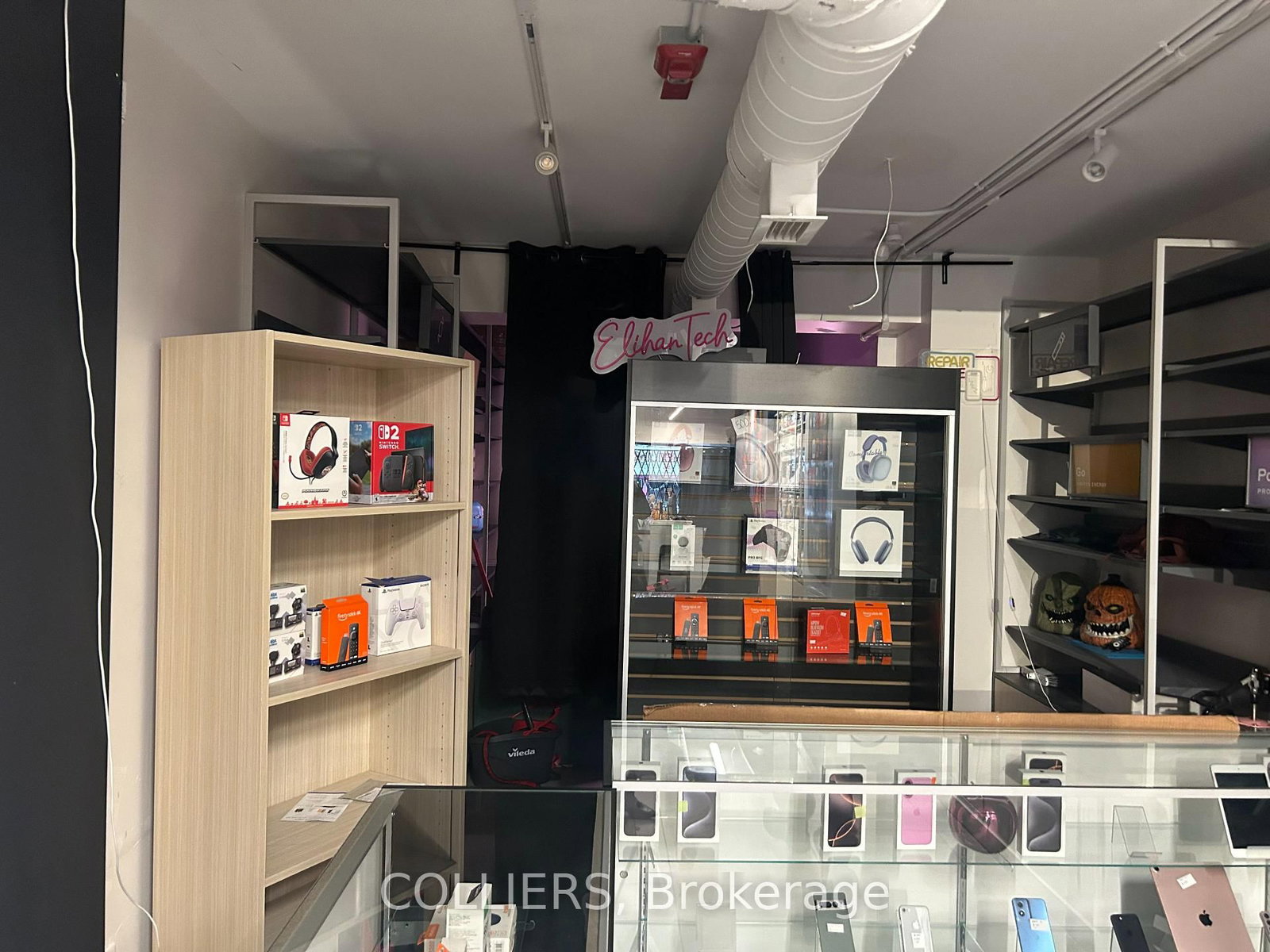 235 James Street N - Photo 3