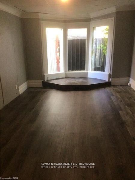 4541 CRYSLER Ave, Niagara Falls, L2E 3V5 | Image 2