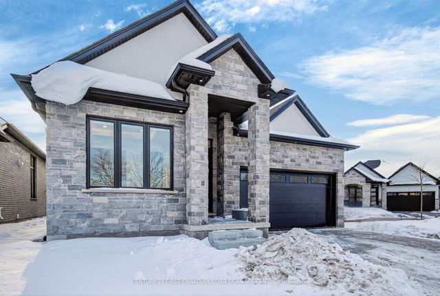 11 - 6990 Clayton Walk