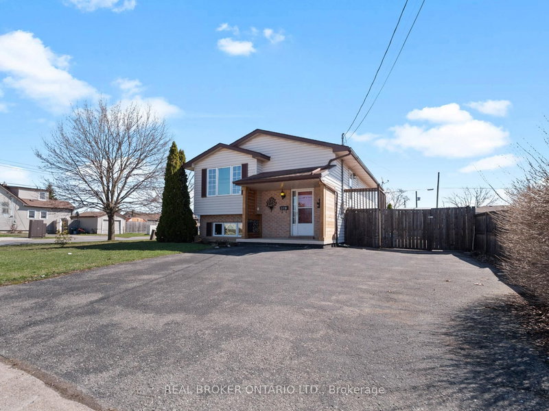 379 Southworth St S, Welland, L3B 2A1 | Image 2