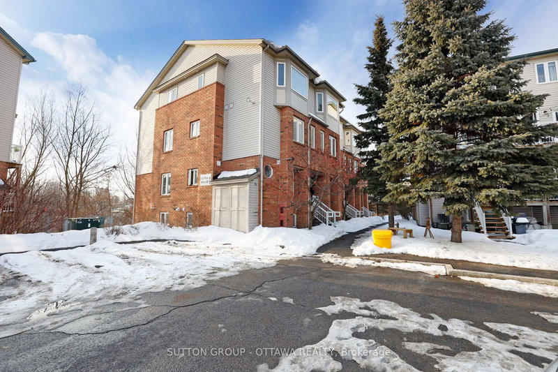 115 Tall Pines Private, Ottawa, K2H 1H1 | Image 3