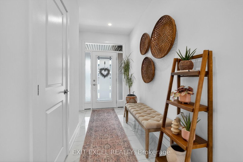 240 Zinnia Way, Ottawa, K4M 0K8 | Image 2