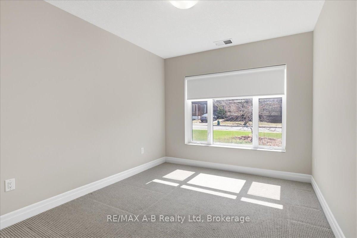 235 John Street N, Unit 109 - Photo 18