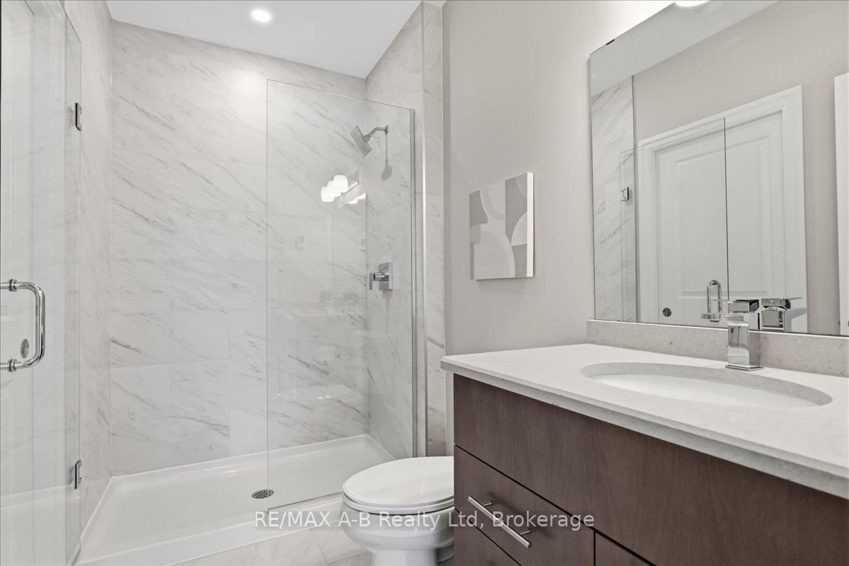 235 John Street N, Unit 109 - Photo 23