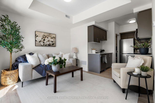 51 - 940 St David Street N