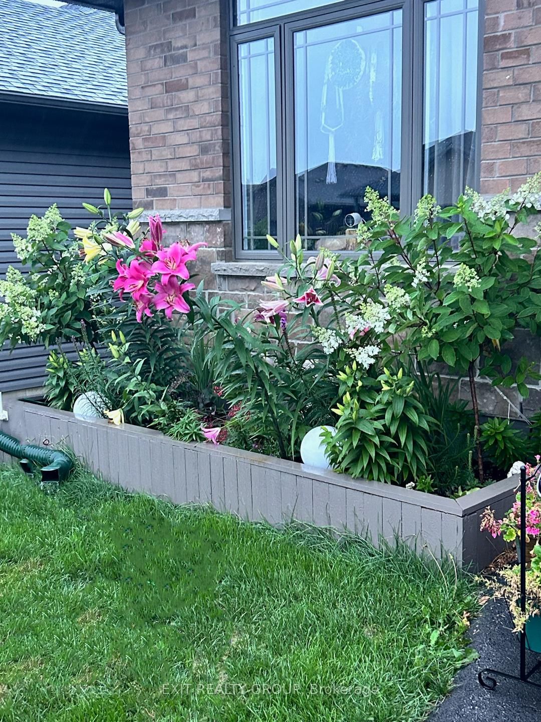 Detached House for sale at 16 Matheos Crescent, Quinte West, Ontario, K8V 0L2 - Murray Ward - MLS: X12798852