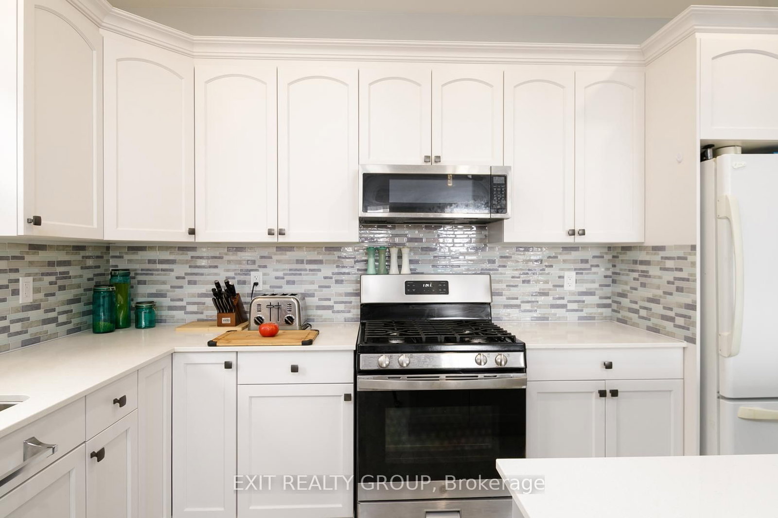 Detached House for sale at 16 Matheos Crescent, Quinte West, Ontario, K8V 0L2 - Murray Ward - MLS: X12798852