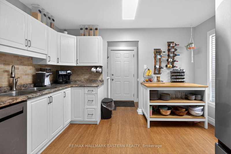 488 Crystal Dr, Peterborough, K9J 8G8 | Image 3