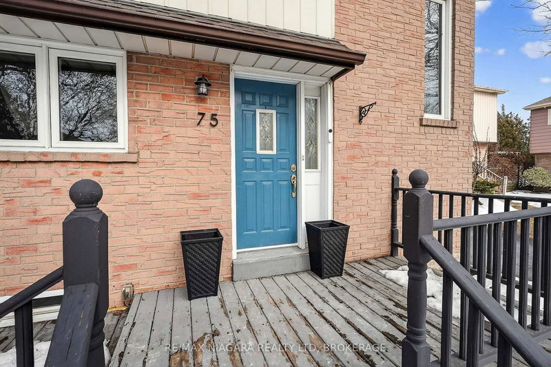 75 Berrisfield Cres, Hamilton, L8T 4X1 | Image 2