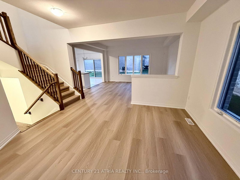 774 Bradford Ave, Fort Erie, L2A 0H3 | Image 2