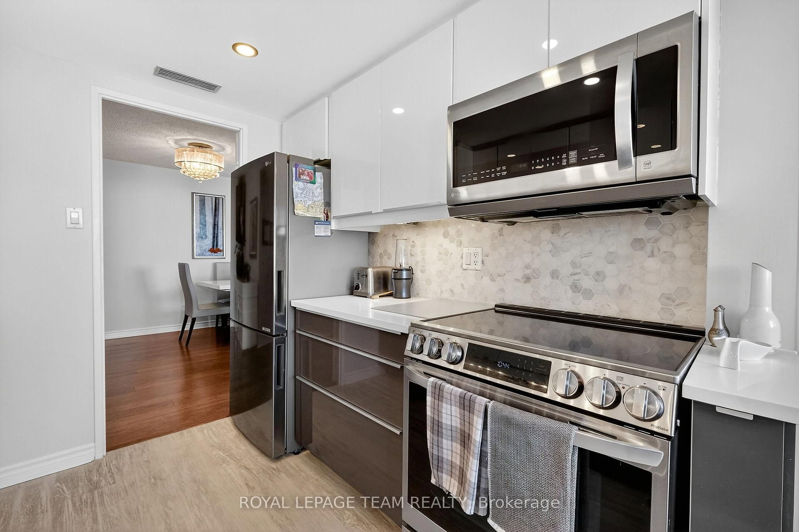 530 Laurier Avenue W, Unit 1801 - Photo 12
