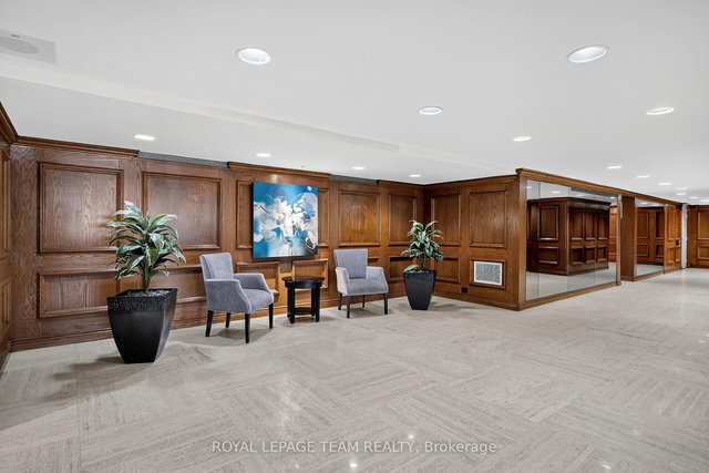 1801 - 530 Laurier Avenue W