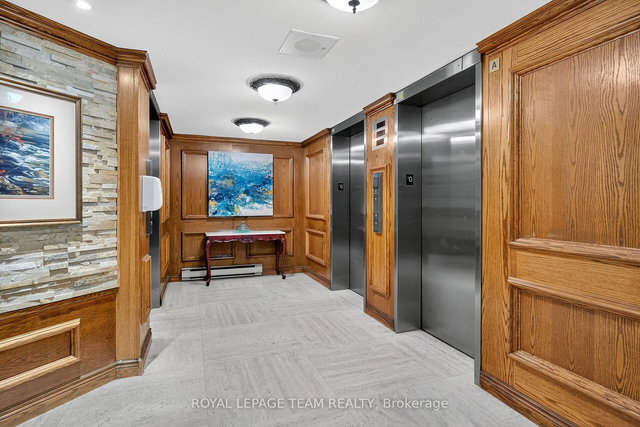 1801 - 530 Laurier Avenue W