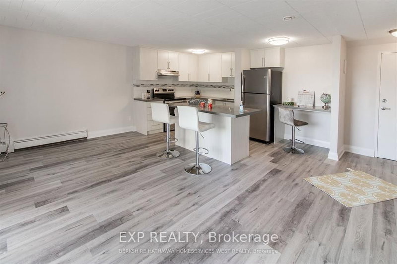 home for lease on 4-6287 O'neil Street