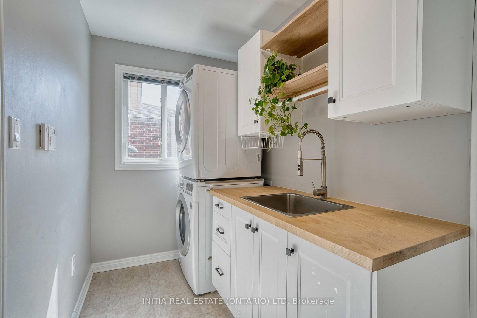 Detached House for sale at 2021 Lumb Court, London North, Ontario, N6G 5J4 - North R - MLS: X12800482