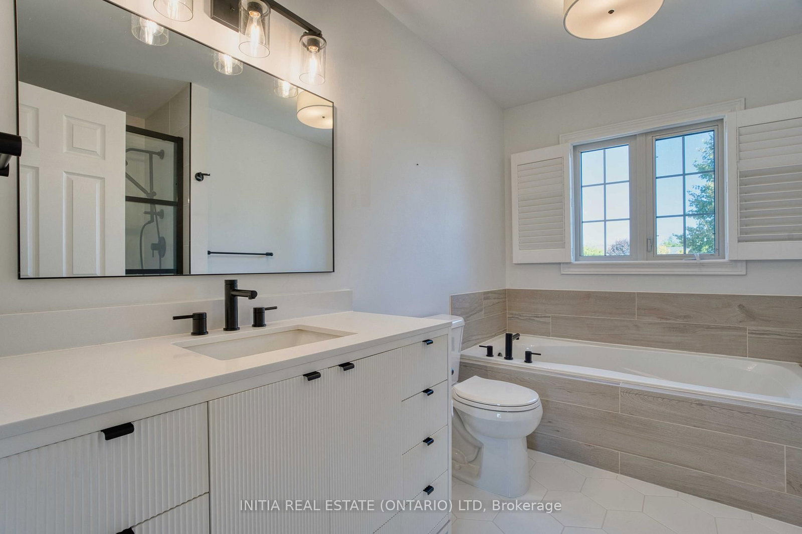 Detached House for sale at 2021 Lumb Court, London North, Ontario, N6G 5J4 - North R - MLS: X12800482