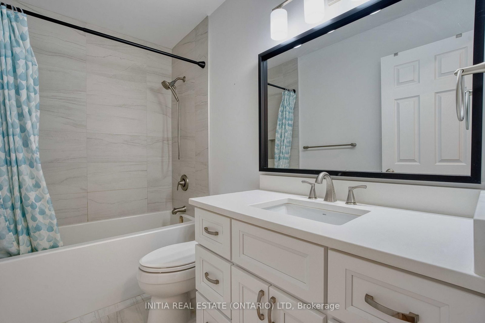 Detached House for sale at 2021 Lumb Court, London North, Ontario, N6G 5J4 - North R - MLS: X12800482