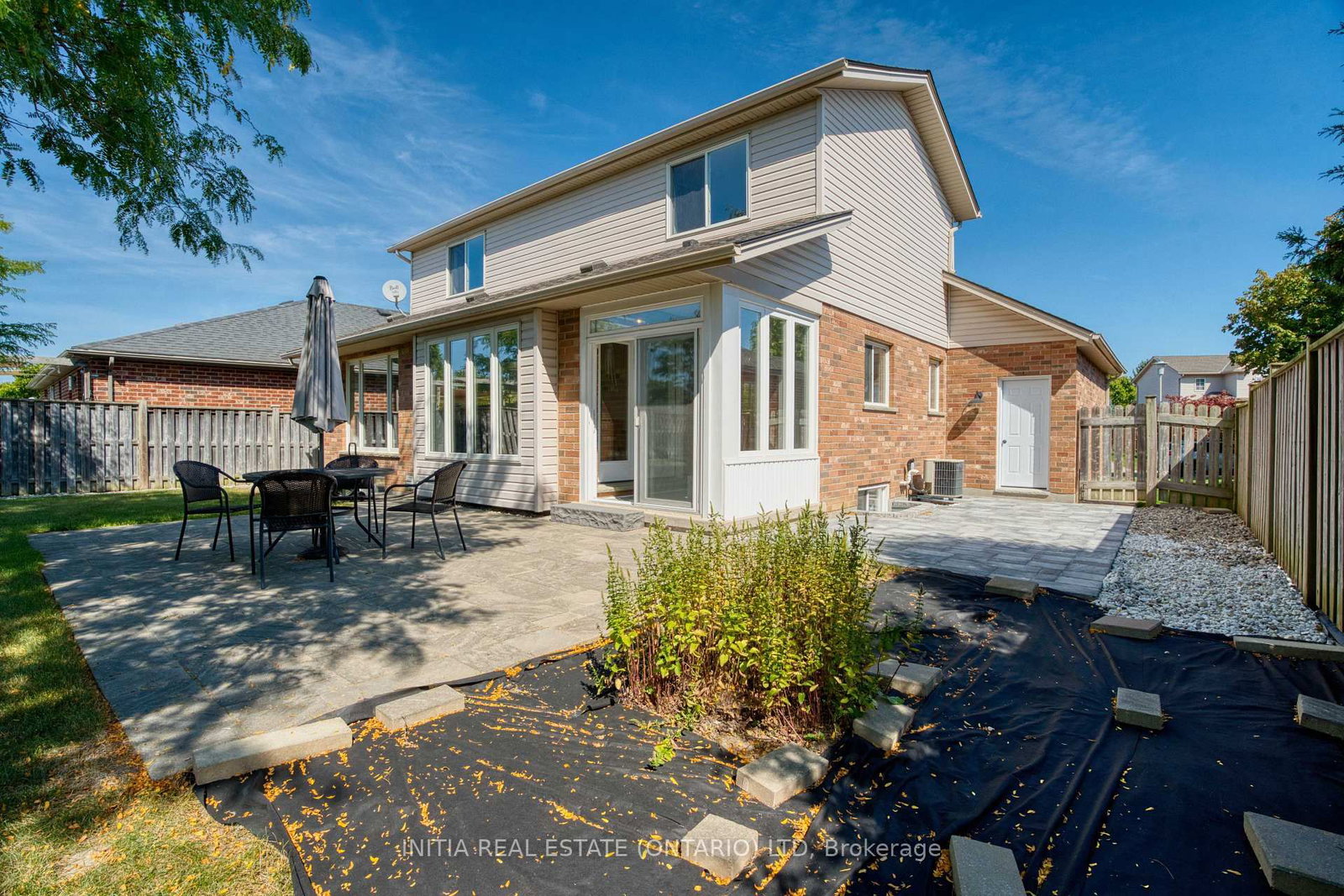 Detached House for sale at 2021 Lumb Court, London North, Ontario, N6G 5J4 - North R - MLS: X12800482