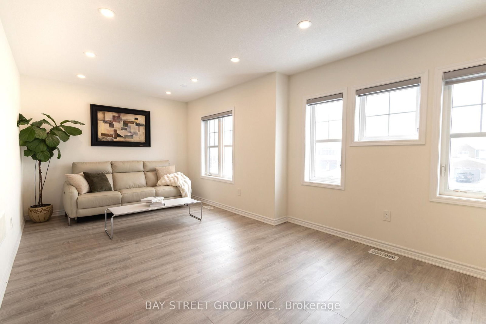 Townhouse for sale at 11-230 Avonsyde Boulevard, Hamilton, Ontario, L8B 1T9 - Waterdown - MLS: X12800602