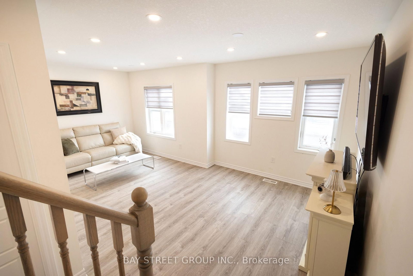 Townhouse for sale at 11-230 Avonsyde Boulevard, Hamilton, Ontario, L8B 1T9 - Waterdown - MLS: X12800602