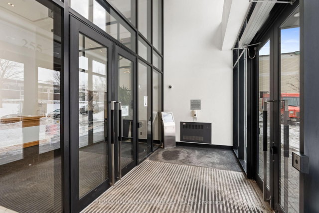 1208 - 255 Bay Street