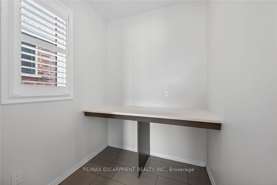 17 Larry Crescent - Photo 16