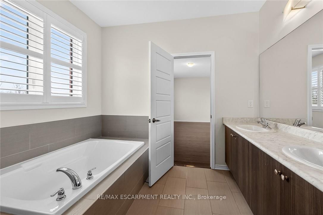 17 Larry Crescent - Photo 33