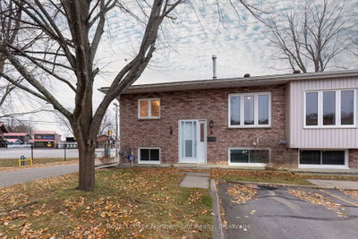 Townhouse sold at 1-624 Lakeshore Drive, North Bay, Ontario, P1A 2E8 - Ferris - MLS: X12801134