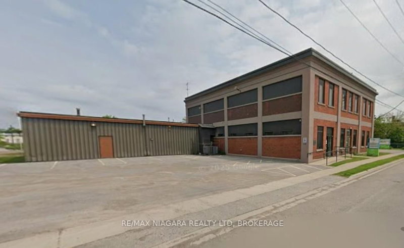 20 Lewis St, Fort Erie, L2A 2P7 | Image 2