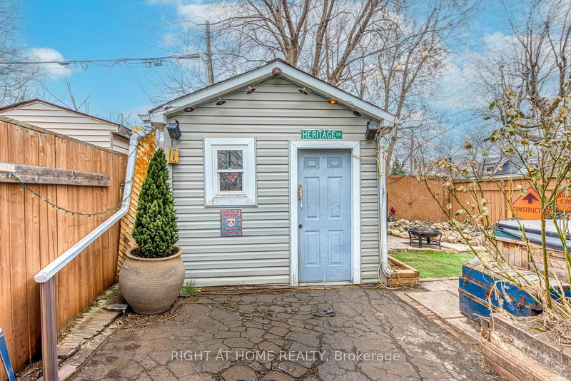 64 Wexford Ave N, Hamilton, L8H 4M4 | Image 2