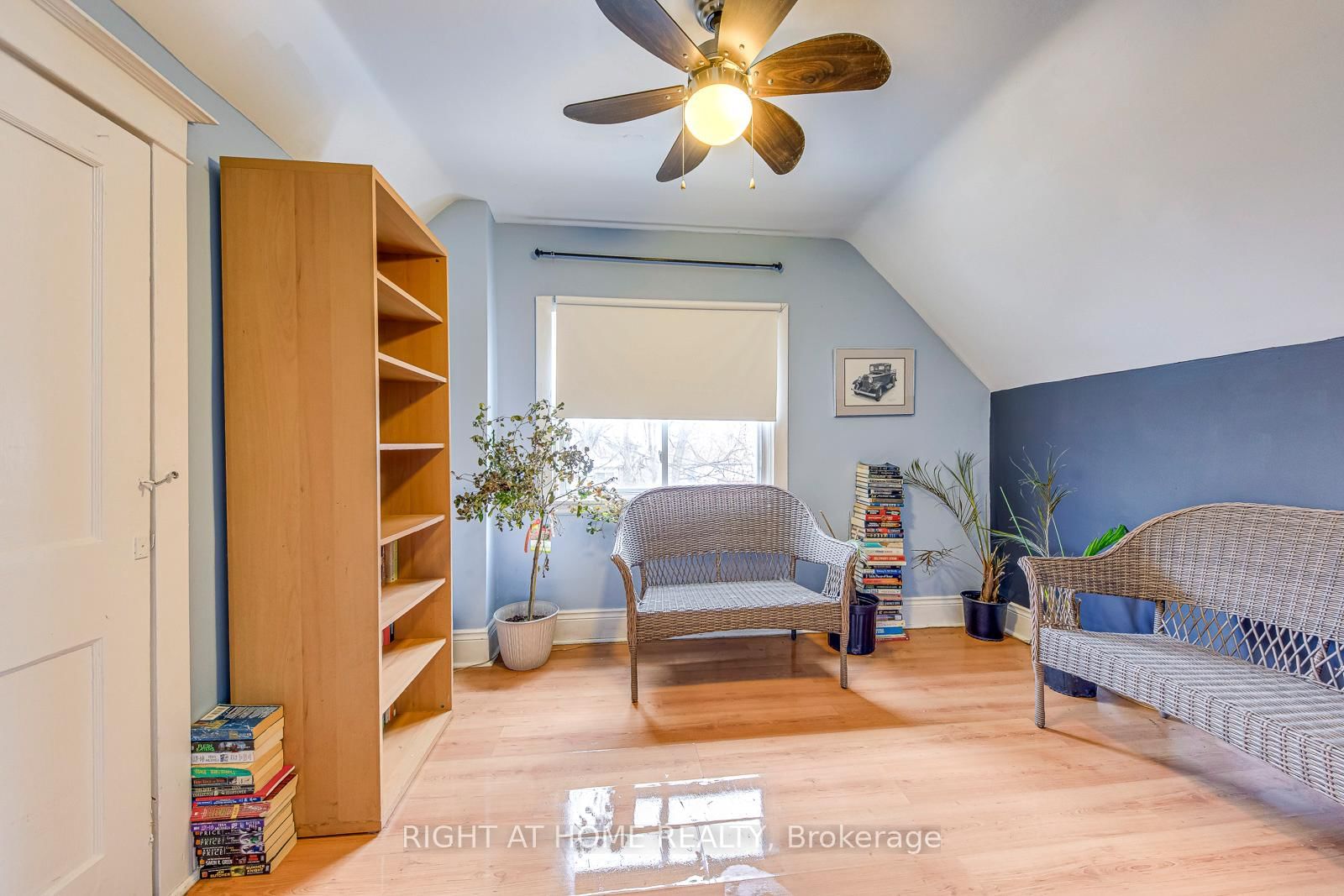 Detached House for sale at 64 Wexford Avenue, Hamilton, Ontario, L8H 4M4 - Crown Point - MLS: X12801458