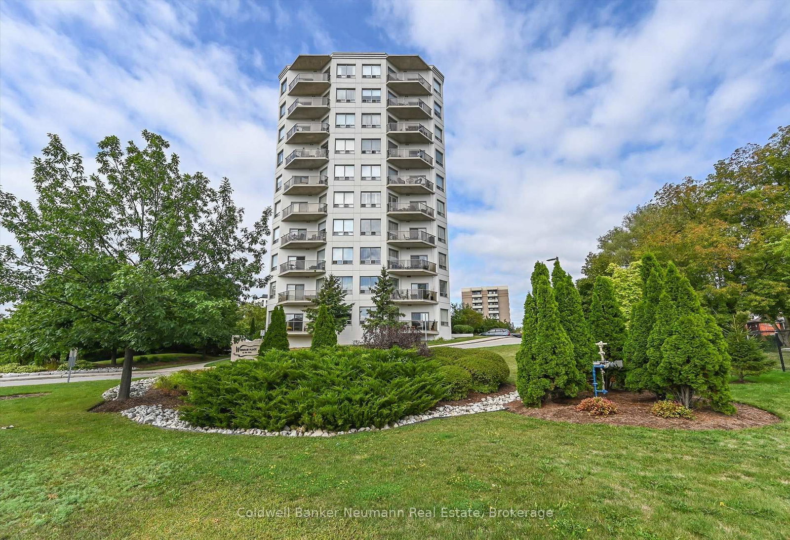 Listing photo 3