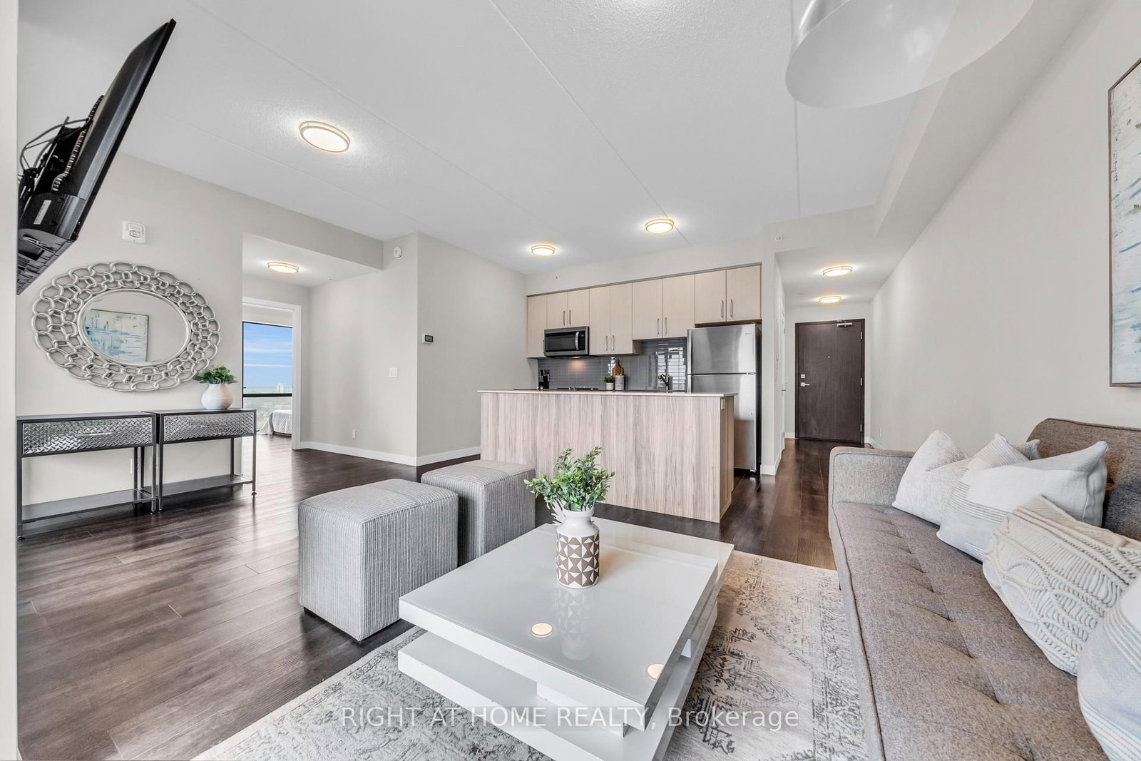 Condo for sale at 807-15 Queen Street, Hamilton, Ontario, L8P 0C6 - Central - MLS: X12801696