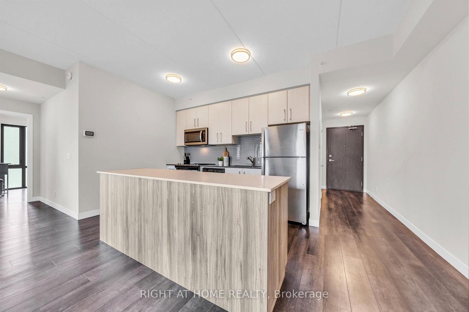 Condo for sale at 807-15 Queen Street, Hamilton, Ontario, L8P 0C6 - Central - MLS: X12801696