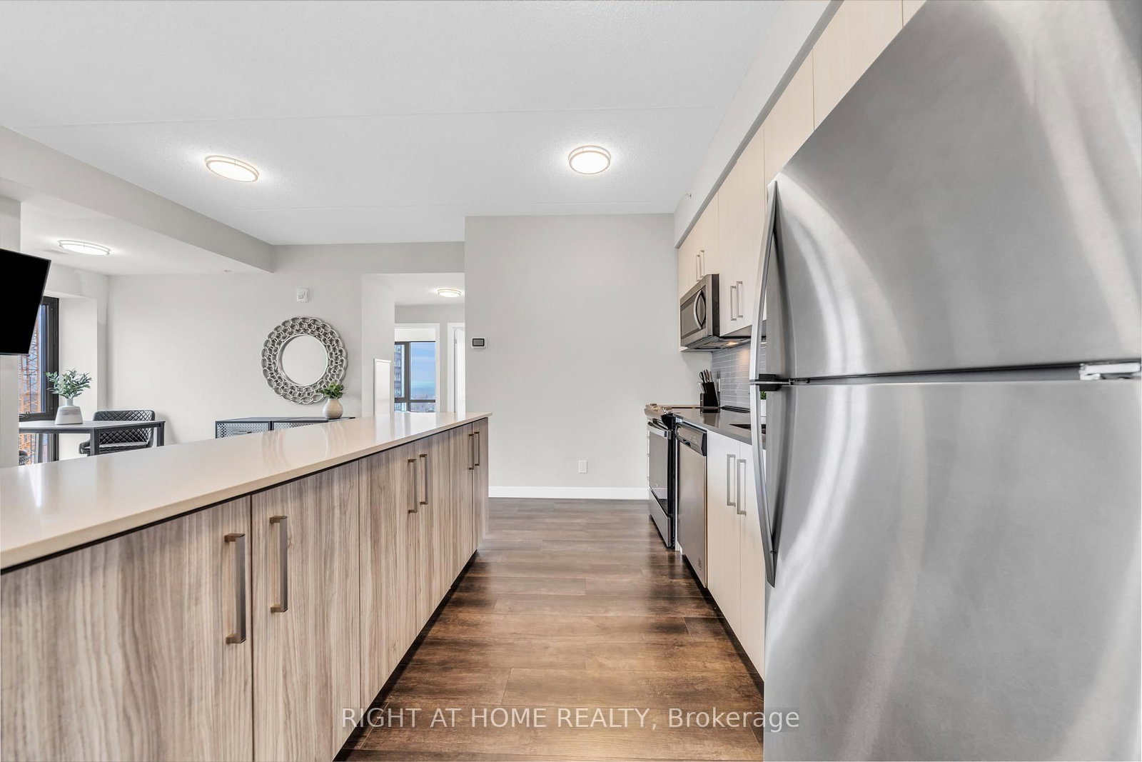 Condo for sale at 807-15 Queen Street, Hamilton, Ontario, L8P 0C6 - Central - MLS: X12801696