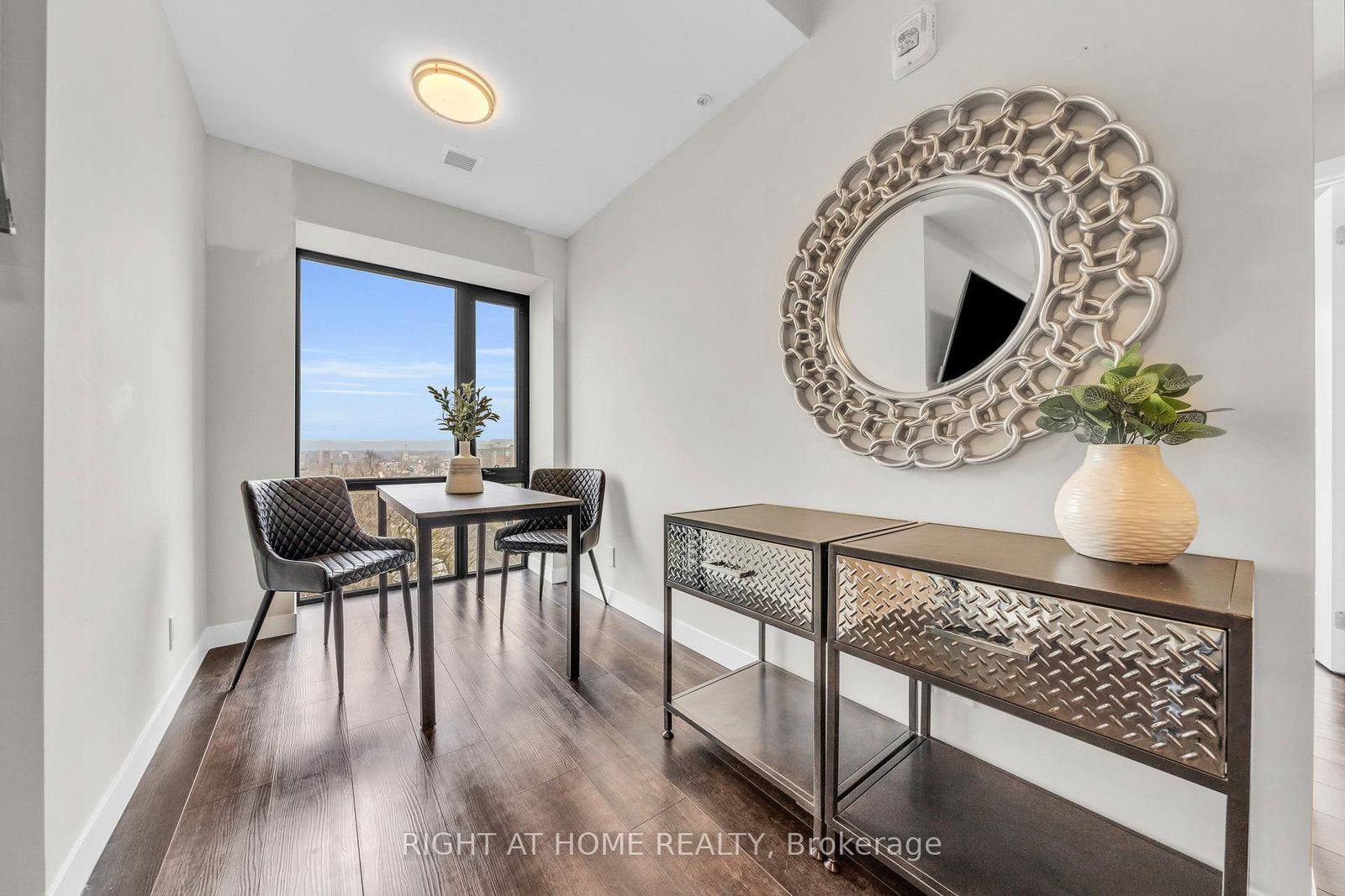 Condo for sale at 807-15 Queen Street, Hamilton, Ontario, L8P 0C6 - Central - MLS: X12801696