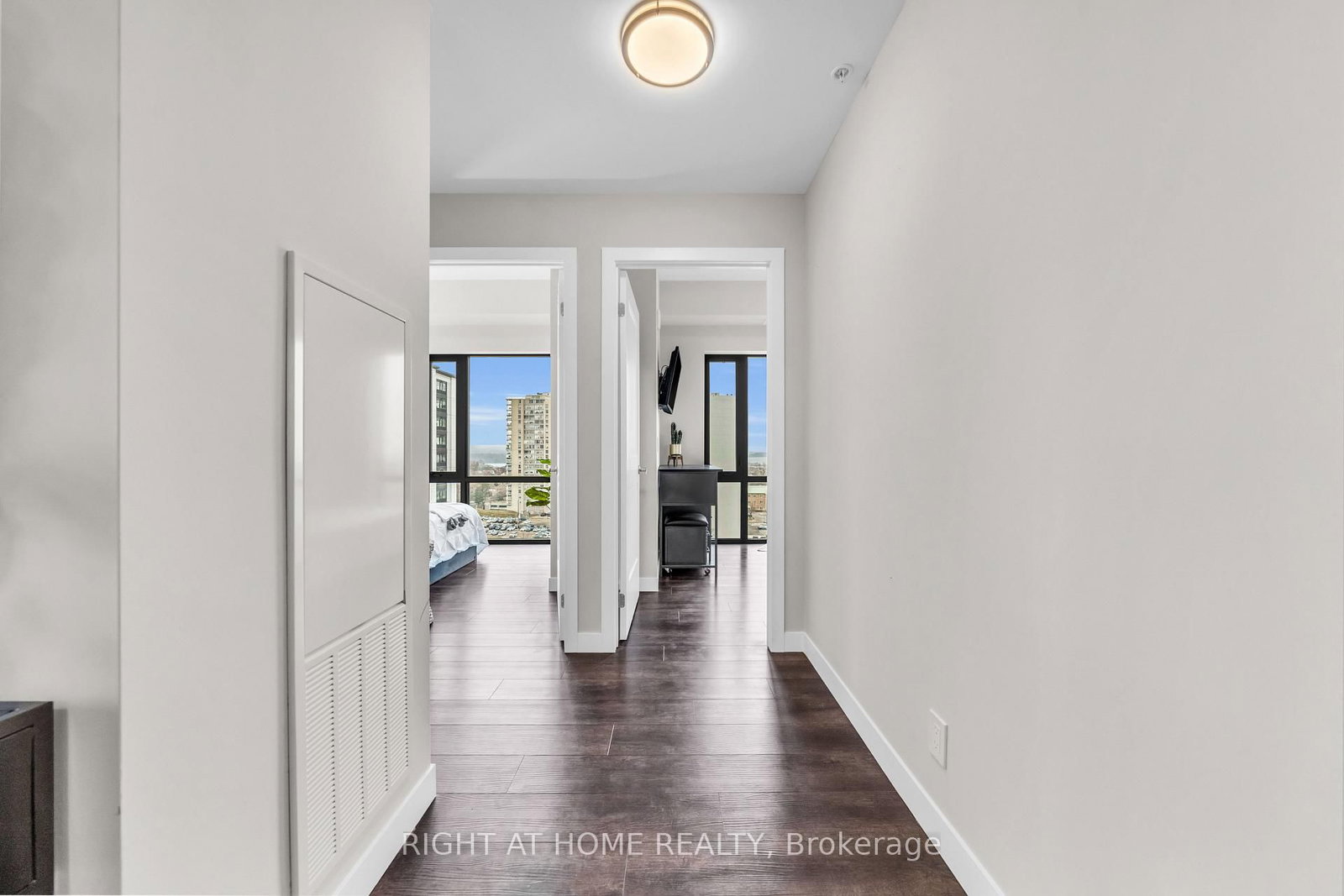 Condo for sale at 807-15 Queen Street, Hamilton, Ontario, L8P 0C6 - Central - MLS: X12801696