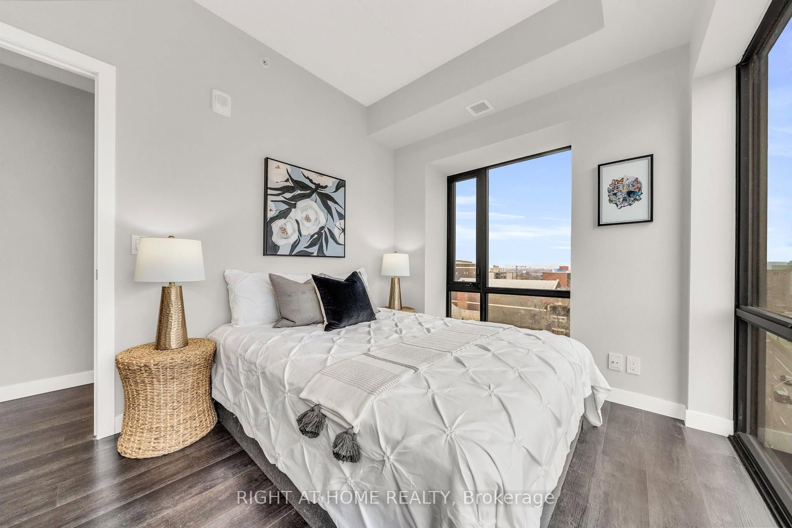 Condo for sale at 807-15 Queen Street, Hamilton, Ontario, L8P 0C6 - Central - MLS: X12801696