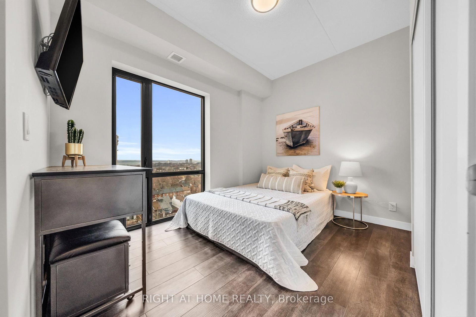 Condo for sale at 807-15 Queen Street, Hamilton, Ontario, L8P 0C6 - Central - MLS: X12801696