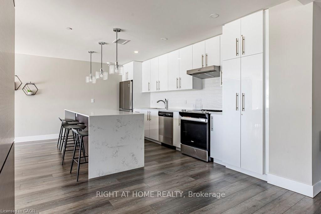 Condo for sale at 807-15 Queen Street, Hamilton, Ontario, L8P 0C6 - Central - MLS: X12801696